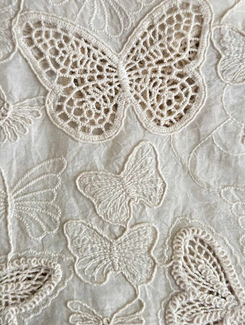Simply Shabby Chic Rachel Ashwell Eyelet Embroidered Butterflies Valance Curtain - Picture 2 of 9